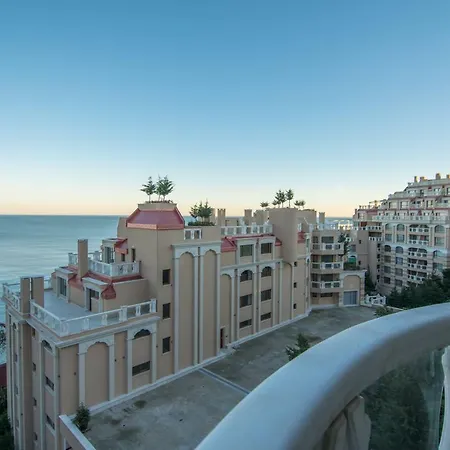 La Mer Luxury Apartment Golden Sands